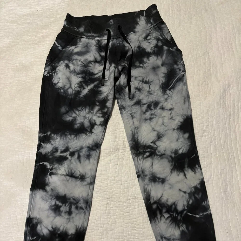 Lululemon Warm Down Jogger - 